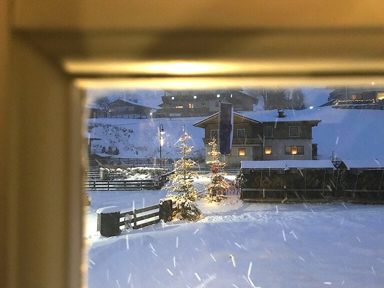 いまどきのLEDふんだんのイルミネーションも華やかだけど、ヨーロッパの田舎のクリスマスも魅力的。