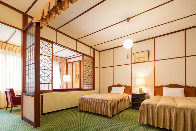 昭和11年築の本館「アルプス館」の客室は1泊 39,940円～。