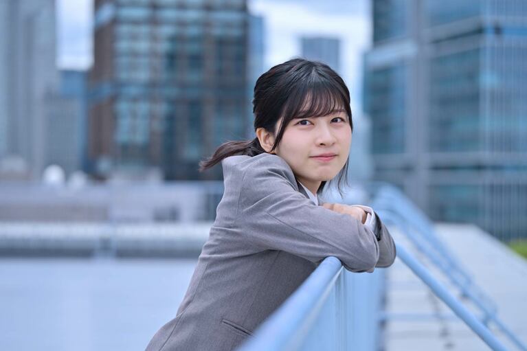 あと1枚…！　有名になったがゆえにアンチコメントが来ることも。当初は心を痛めることもあったが、今は「有名税」として受け入れている　©杉山秀樹／文藝春秋