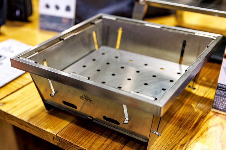 パーフェクトグリル スクエア 8,800円(Mt.SUMI)。※2023年3月1日より9,900円に価格改定