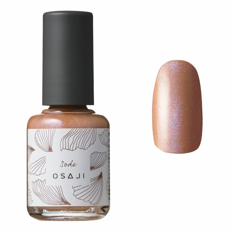 39 Sode〈袖〉。ヌードベージュにブルーやピンクのラメがチラチラと漂う、万能カラー。