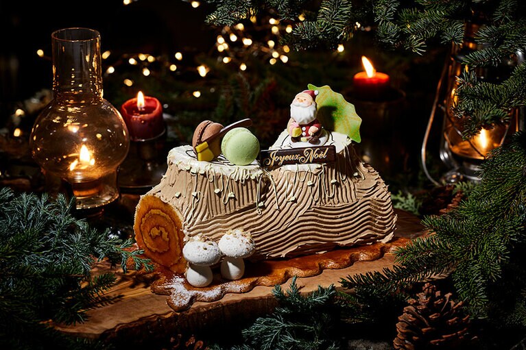 帝国ホテル 東京「ブッシュ ド ノエル」（長さ26cm／6,000円 8～10名様用）。