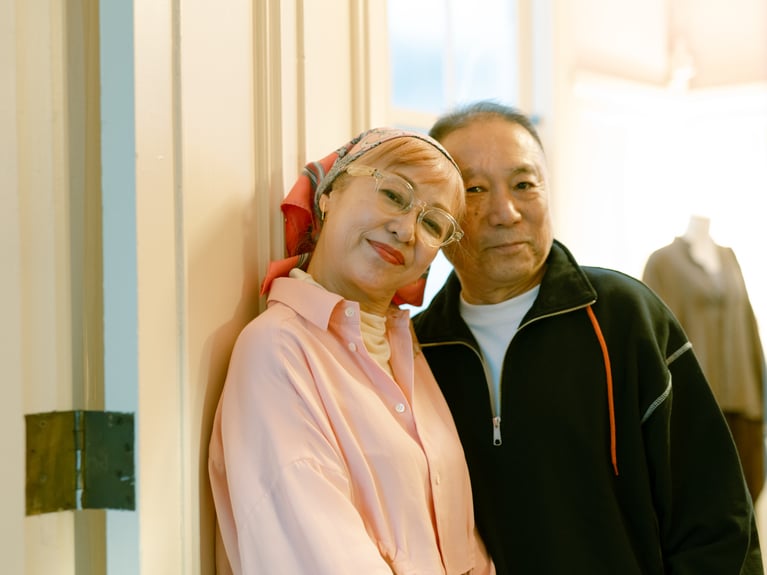 左：安野ともこさん、右：近田春夫さん。