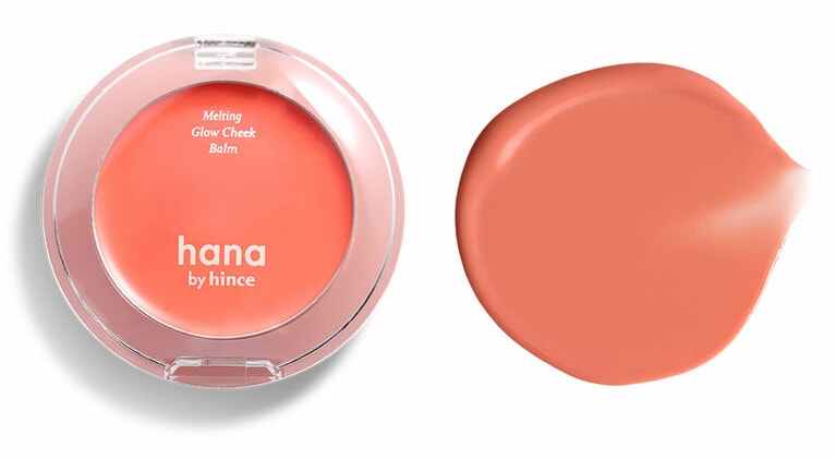 01モモ。ピュアな印象が作れるコーラルピンク。