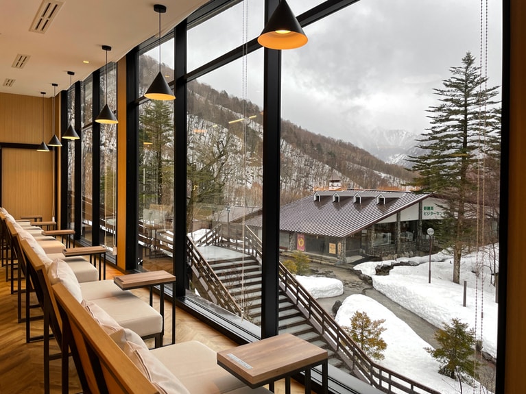 くつろげるカップルシートの席数も充実。