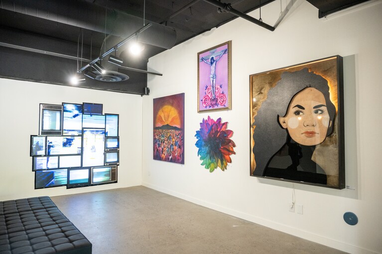 ユニークな作品の数々を間近に鑑賞できる「シークレット・ギャラリー（Secret Gallery）」。