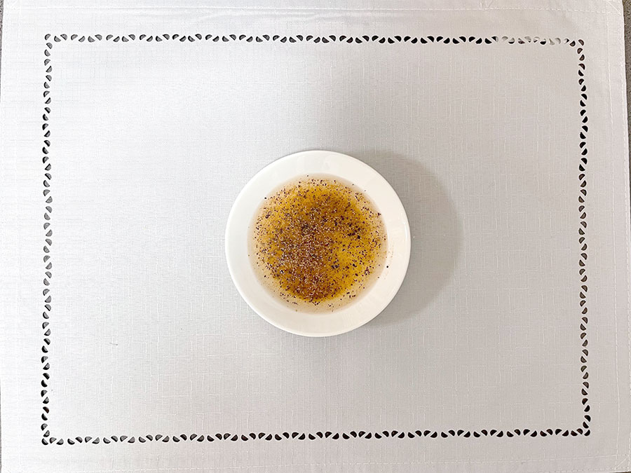 米酢、15種類のハーブとスパイスの入ったナチュラルスパイスを使用。