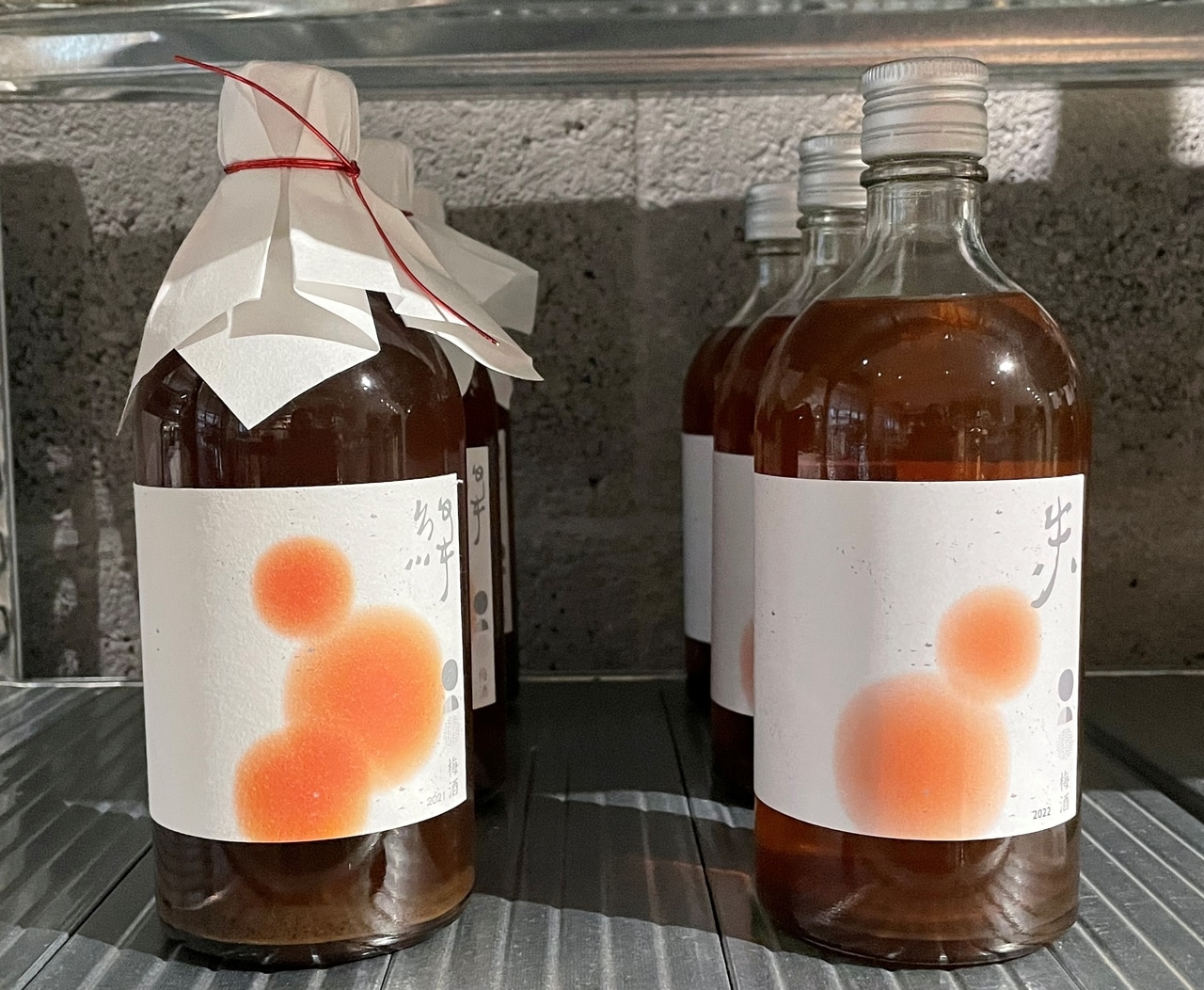 「YANZHI 胭脂食品」による2021年と2022年の梅酒。