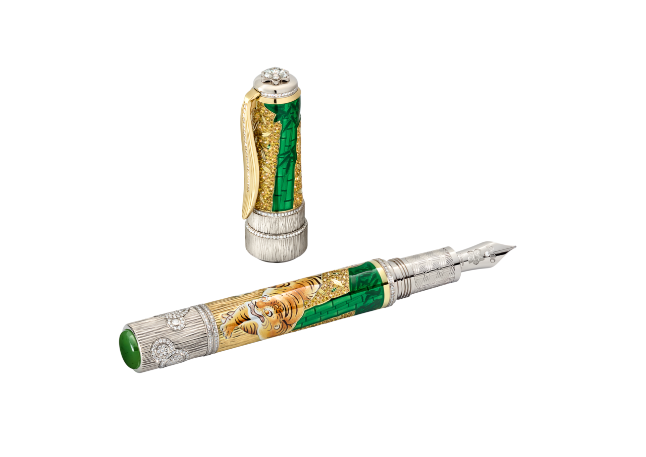 万年筆 111,443,750円（MB131143）。