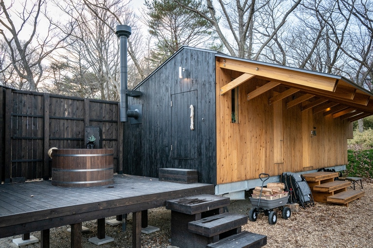 これがトレーラー型宿泊施設「アースボート」です。