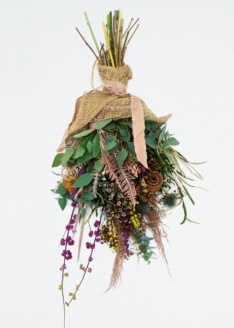 ムラサキシキブ、ユーカリ、スターリンジア、ドライアンドラ、タルホーンなど。 5,000円。