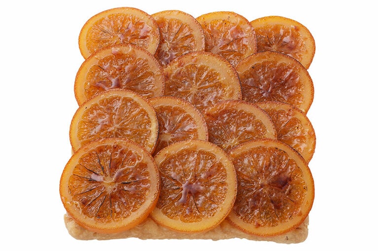 タルト・オー・ゾランジュ 大 3,080円、小 470円。