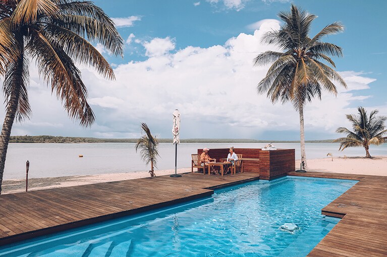 熱帯の海に浮かぶティウィ諸島で優雅に癒やしの休日を満喫できる「ティウィ・アイランド・リトリート」。Photo：Tourism NT／Elise Cook