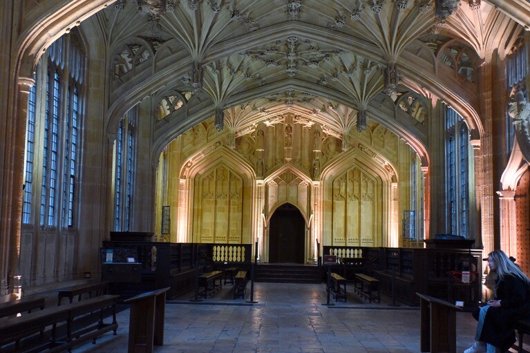 ここで舞踏会の練習が！