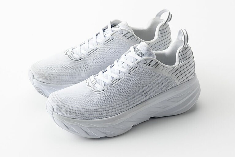 ホカ オネオネ 「BONDI 6」 21,000円。