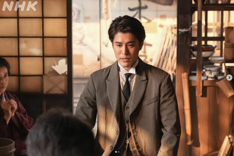 ヒロインの「1人めの夫」を演じた寛一郎　公式Xより