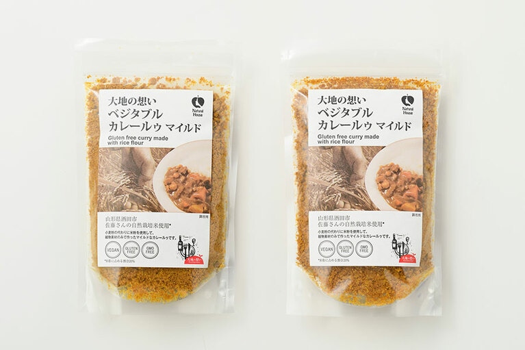 大地の想いベジタブルカレールゥマイルド(米粉カレー) 各400円。