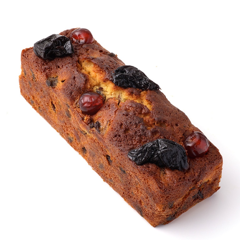 ケーク・アングレ 大 2,970円、小 1,780円。さまざまなフルーツを加えた、ラム酒が香るイギリス風パウンドケーキ。