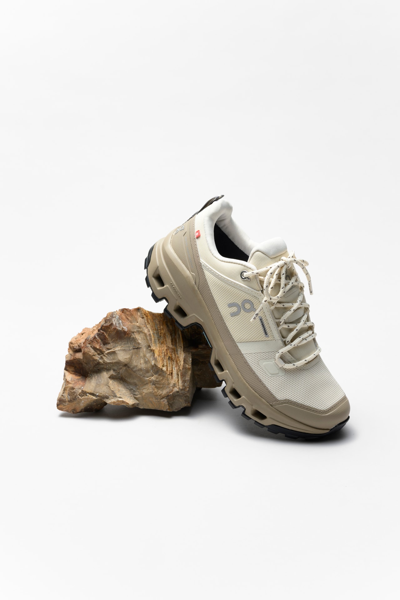 On「Cloudrock Low Waterproof」／27,500円