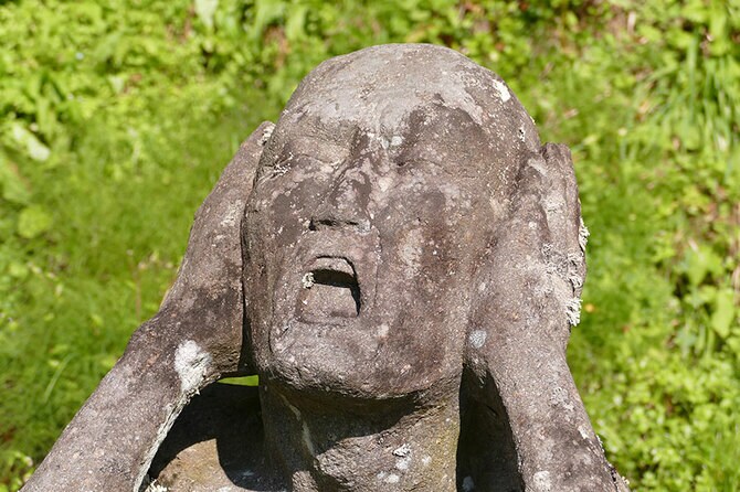 2ページ目)昭和の煩悩大爆発！ 福島の山中で 個性的すぎる羅漢様が大