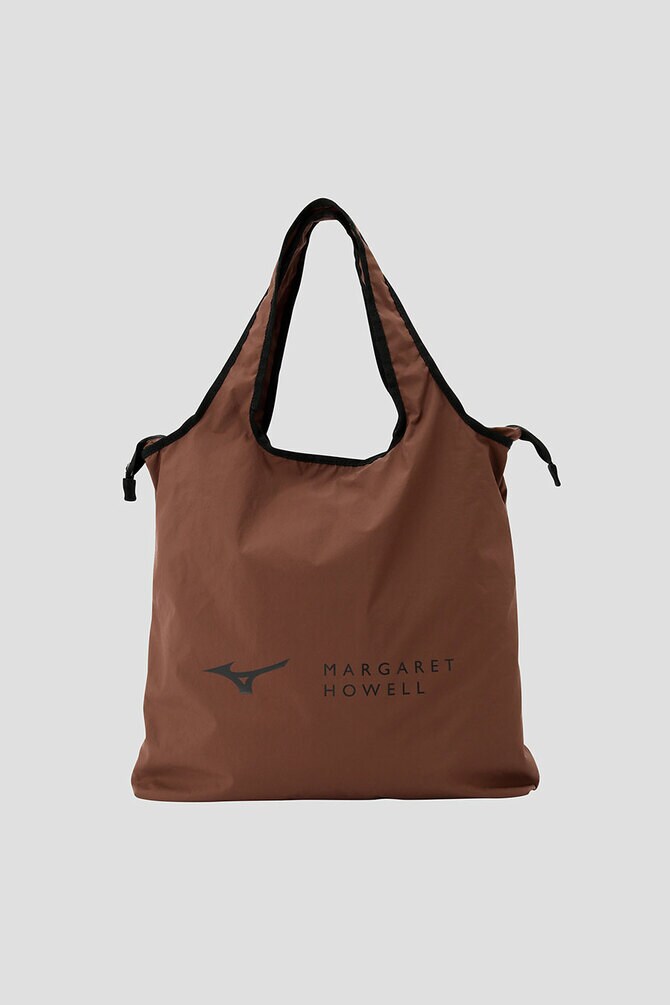 4ページ目)MARGARET HOWELL×MIZUNO 日常シーンからアクティブシーン