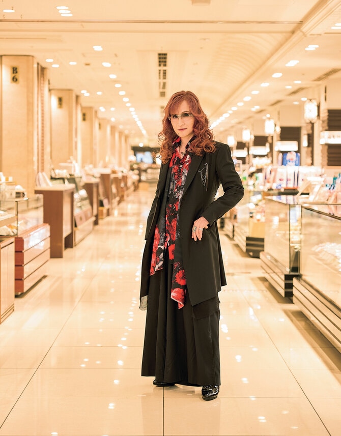 THE ALFEE・高見沢俊彦さんがデパ地下に降臨！ 日本橋三越本店で選ぶ