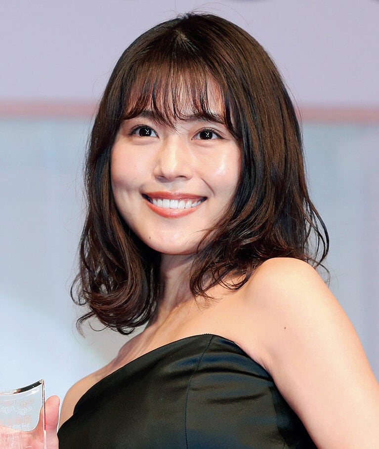 有村架純はNHKの朝ドラ『あまちゃん』（2013）で主人公の母・小泉今日子の少女時代を演じ“聖子ちゃんカット”の似合う昭和的な素朴さで大注目された。