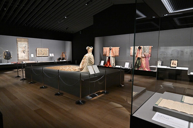 「受け継がれし明治のドレス」展