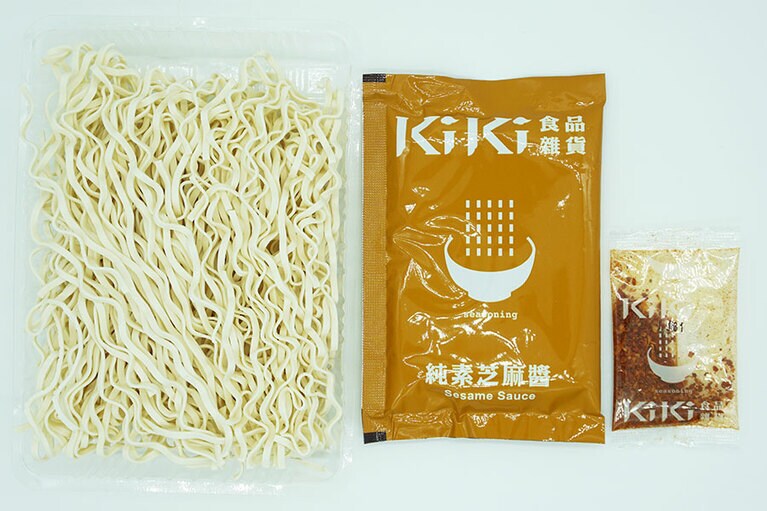 「KiKi 椒香麻醤拌麵」の中身。