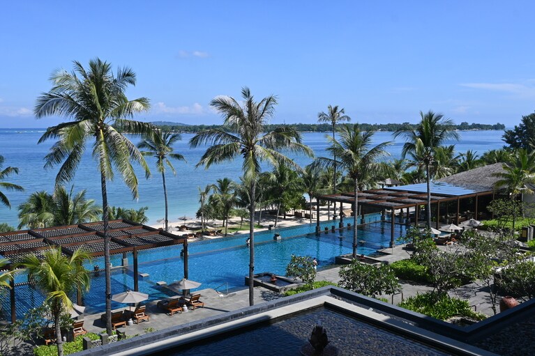 ロンボク島の西部に位置。