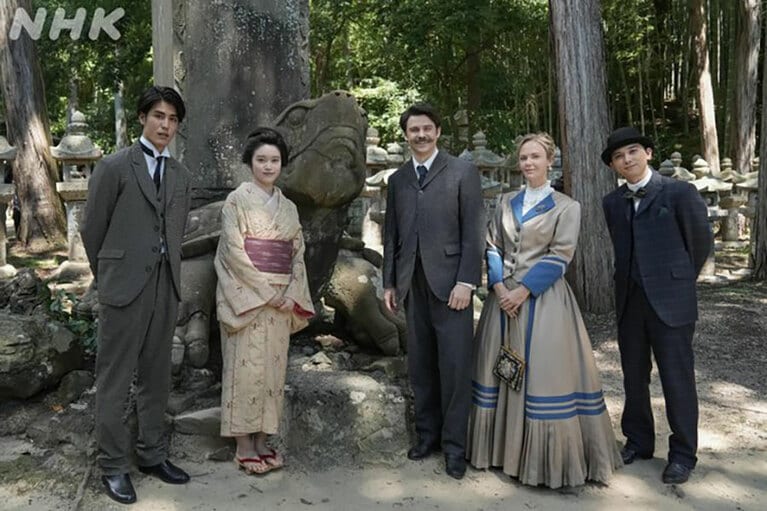 「ばけばけ」のオフショット。「ばけばけ」公式Xより