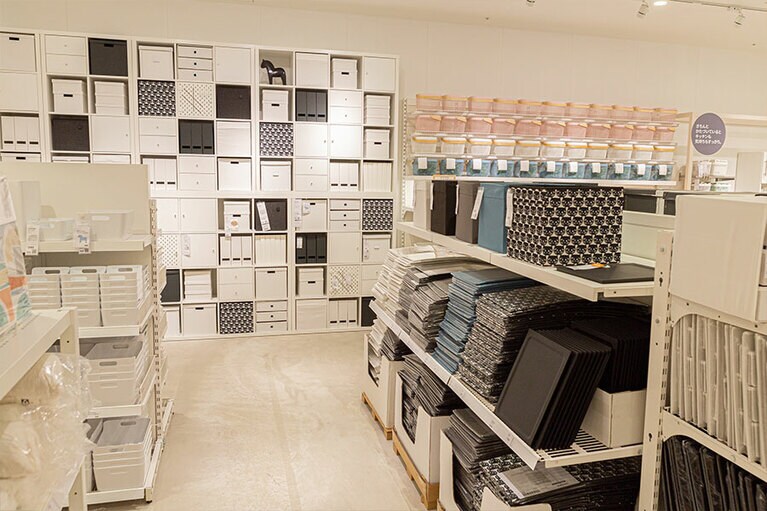 収納アイテムも充実。