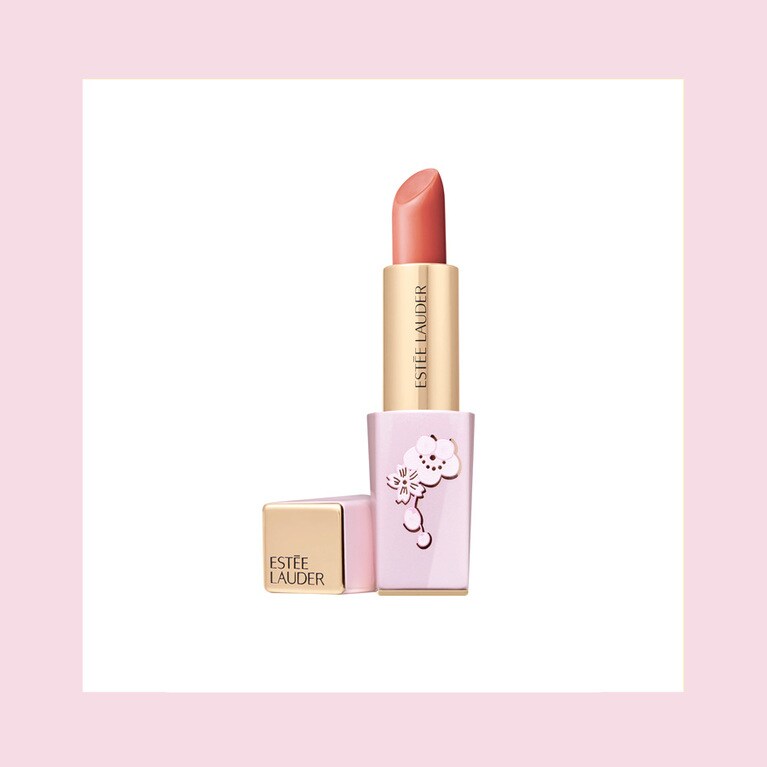 幸福感あふれる色とツヤで唇を彩り、ふっくらとした女性らしい口元を演出。ピュア カラー エンヴィ クリスタル リップスティック 564 クリスタルベビー 4,400円／エスティ ローダー