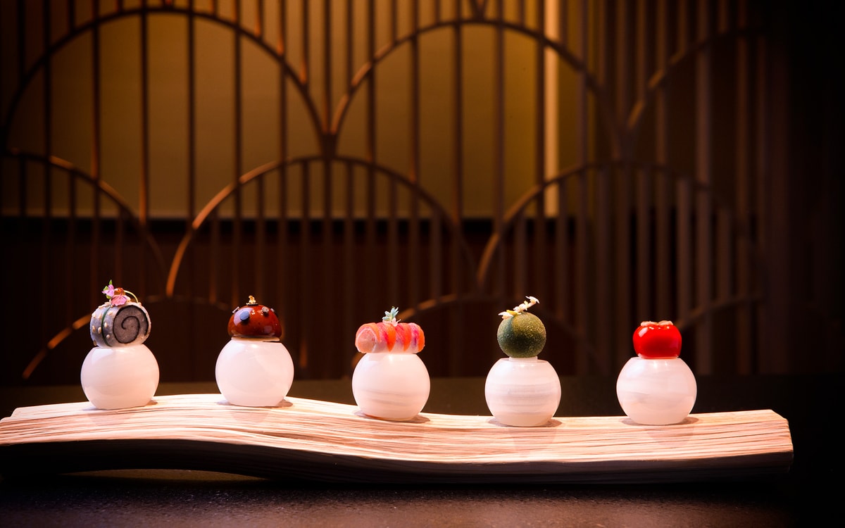 中西部のテーマの金と銀のホーンの旅は,創造的な食器,クリエイティブな料理,ホテル,ダイニングプレート,煙の鍋を持っています 中西部のテーマの金と銀のホーンの旅は,創造的な