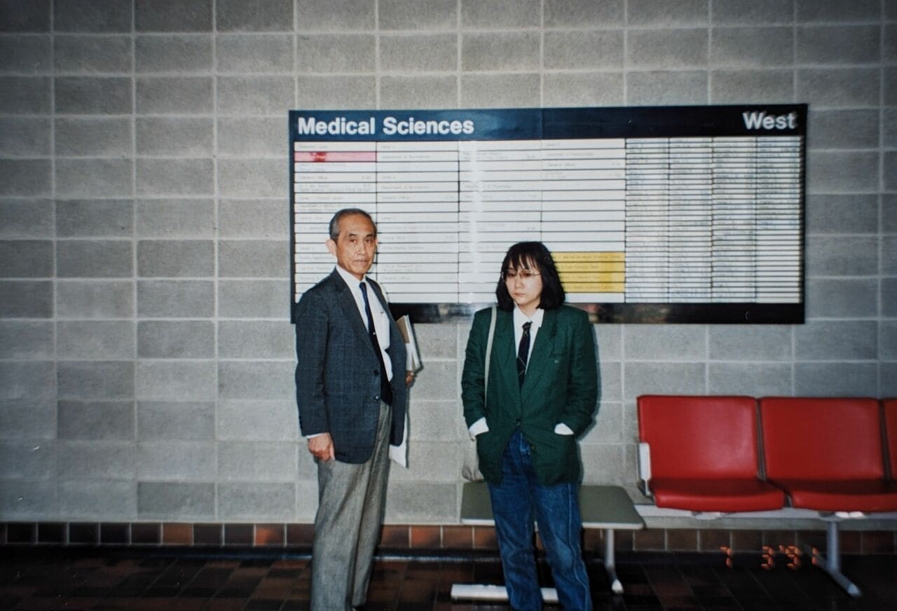 1991年、カナダのアルバータ州バンフ市近郊で。姉は両親が関係する論文を英文でまとめる手伝いなどをして、海外の国際学会に出席し発表することもあった。　©2024動画工房ぞうしま