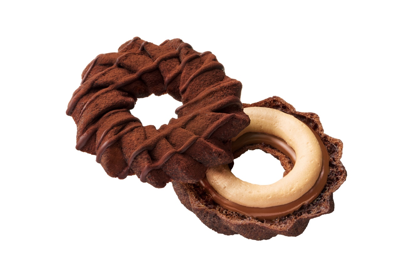 ドーナツにサンドされたプラリネホイップが甘すぎなくておいしい！