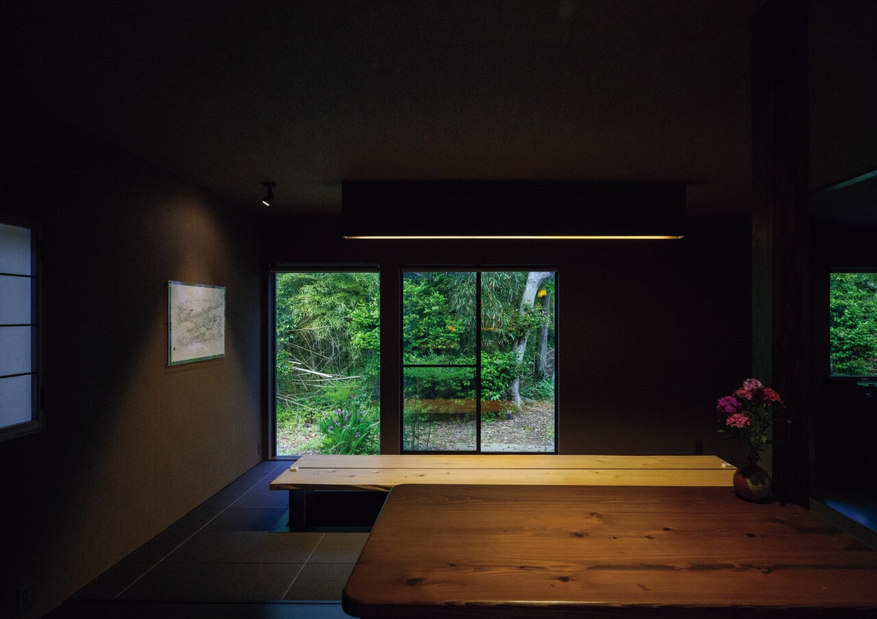 立ち飲みカウンター席。