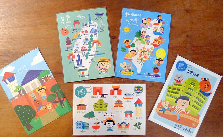 台南をはじめ、台湾各地の景勝地を旅する姿が描かれています。