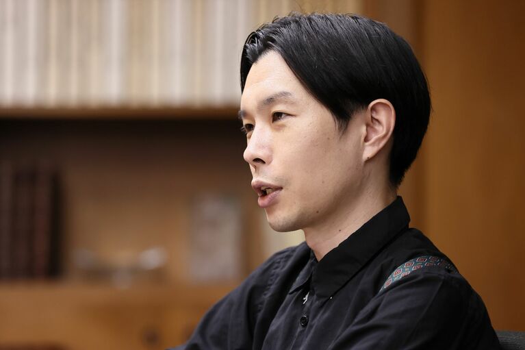 出版社から「見くびられていた」と明かす岩井さん