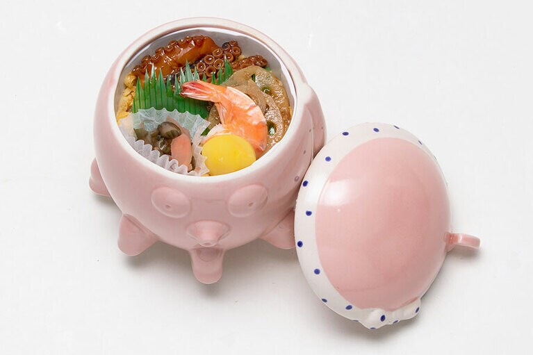 元祖珍辨たこめし(陶器入) 926円／浜吉