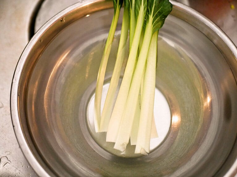 使うときは根本を切り落とす。