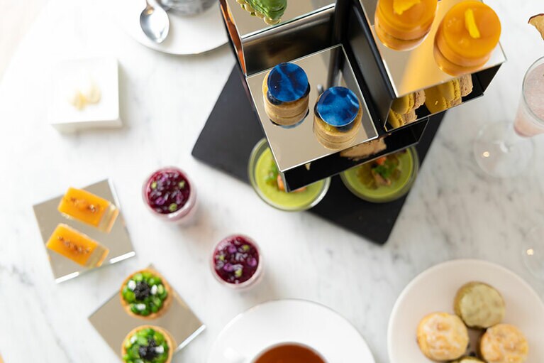 カラフルな6色のスイーツ。