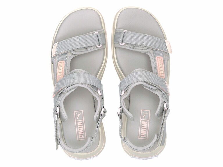 ロゴが控えめでシンプルな色使いがコーディネートに馴染んでくれそう。