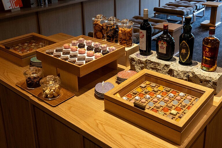 宮城のお菓子、お酒やドリンクの振る舞いがうれしい。