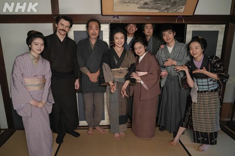 「ばけばけ」熊本編のオフショット。「ばけばけ」公式Xより。