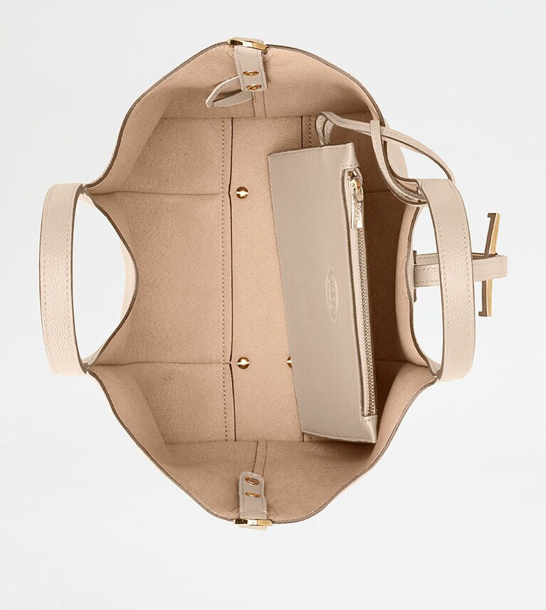 W23×H19.5×D12cm 185,900円。