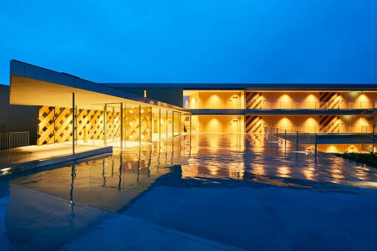 Entô［島根／隠岐諸島海士町］別館「Entô Annex NEST」外観。／photo by Kentauros Yasunaga