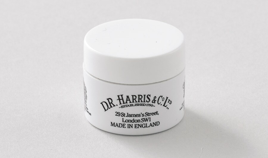 D.R.HARISS「リップバーム」7.5g 1,800円／ドワネル