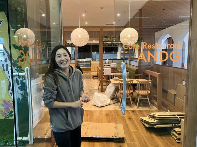 イラストレーターの幸村店長もやる気満々