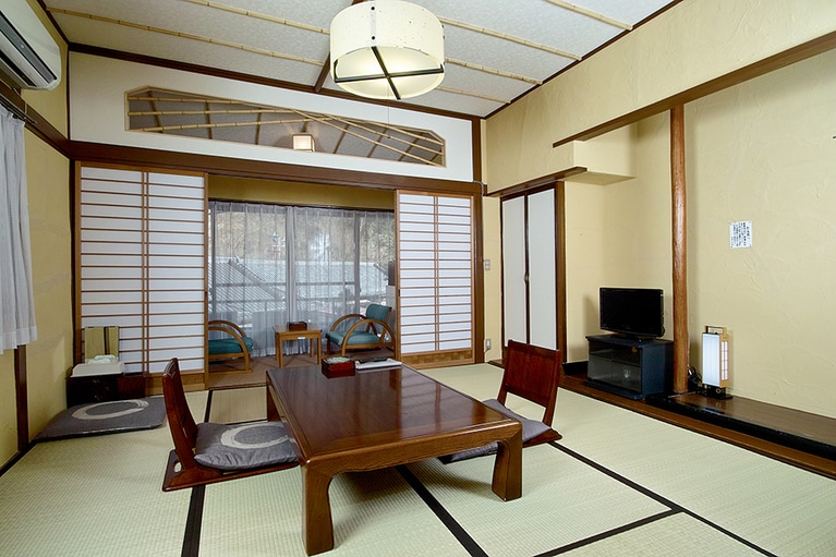 古湯坊 源泉舘［山梨／下部温泉］本館部屋。